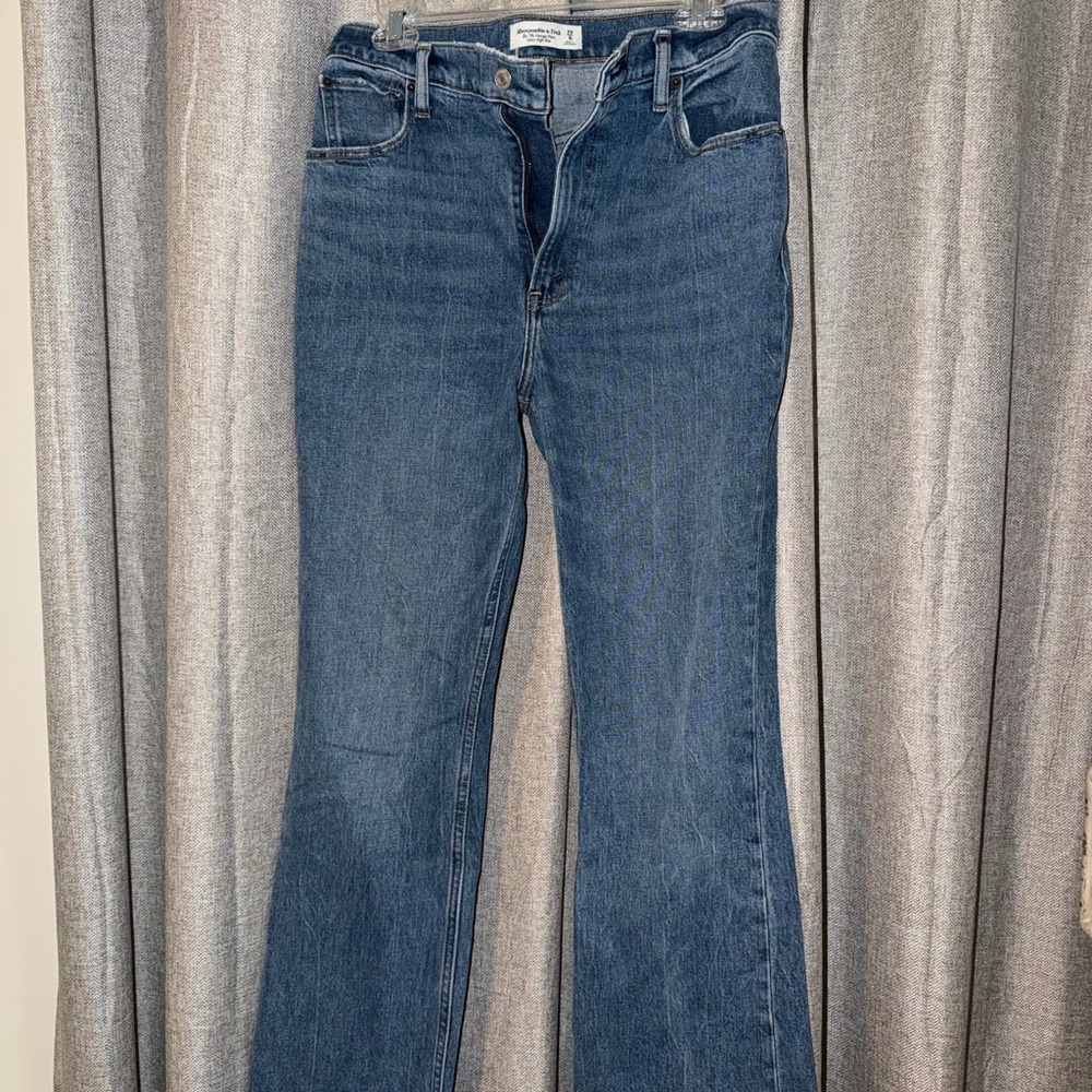 Abercrombie & Fitch “The 70’s Vintage Flare”